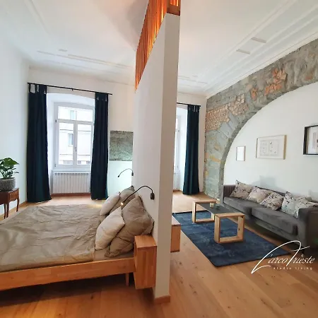 Larco Living 3 * ترييستي
